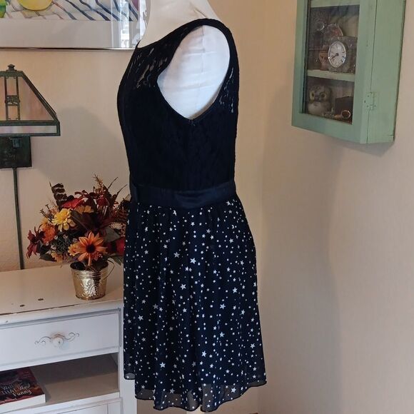 B. SMART Dress - Picture 4 of 13